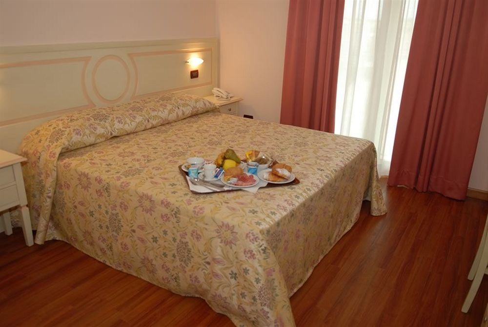 Hotel Plazza 3*